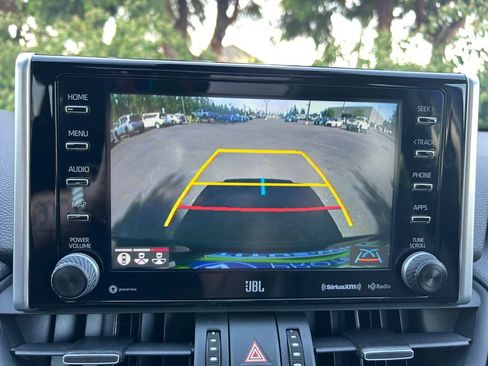 Used 2020 Toyota RAV4 Limited AWD/4WD image 18