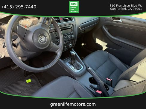 Used 2011 Volkswagen Jetta SE FWD image 23