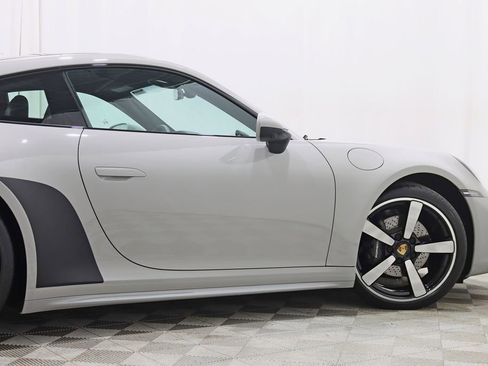 Used 2022 Porsche 911 Carrera 4 AWD/4WD image 10