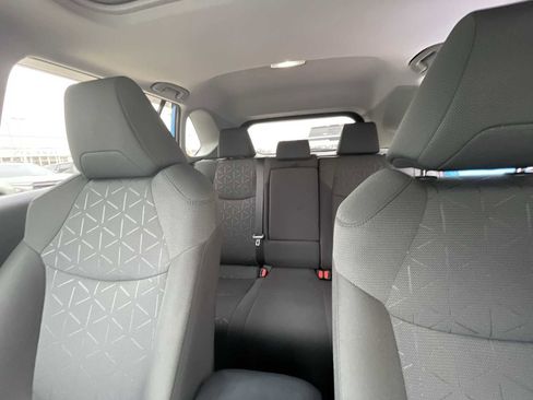Used 2021 Toyota RAV4 XLE w/ Convenience Package image 20
