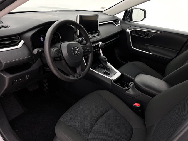 Used 2025 Toyota RAV4 LE AWD/4WD image 12