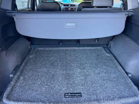 Used 2023 Volkswagen Tiguan SEL R-Line image 15