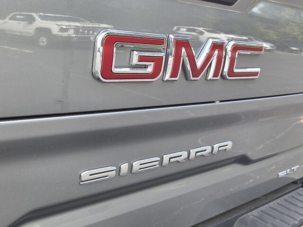 Used 2026 GMC Sierra 1500 SLT RWD image 9