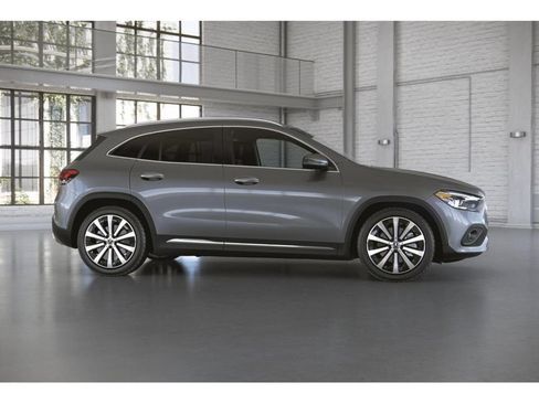 Used 2023 Mercedes-Benz GLA 250 4MATIC image 16