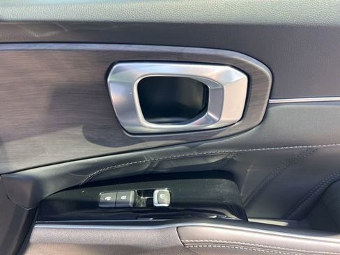 Certified 2024 Kia Sorento SX Prestige AWD/4WD image 42