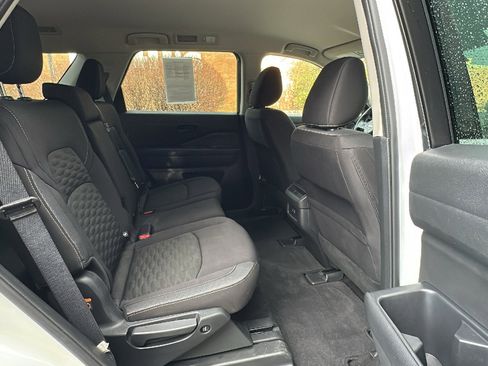 Certified 2024 Nissan Pathfinder S image 22