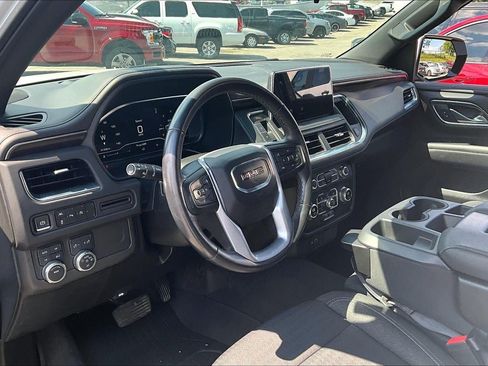 Used 2023 GMC Yukon SLE AWD/4WD image 14