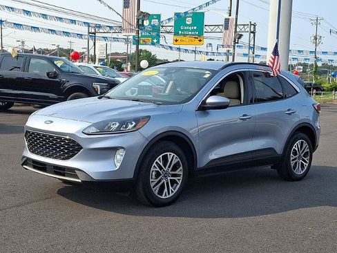 Certified 2022 Ford Escape SEL w/ Technology Package AWD/4WD image 3