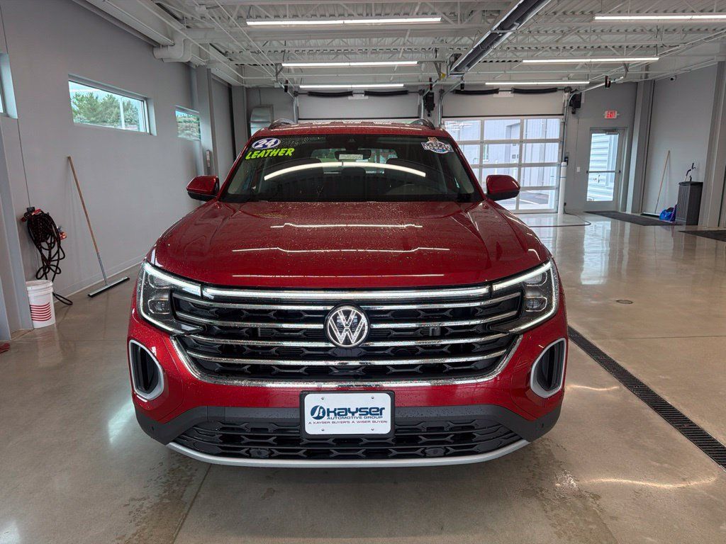 Used 2024 Volkswagen Atlas SE AWD/4WD image 12