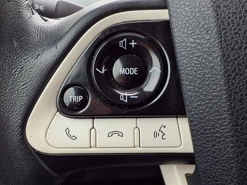 Used 2017 Toyota Prius Four image 20