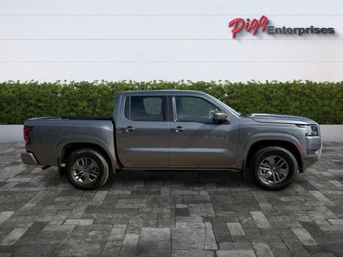 Used 2025 Nissan Frontier SV RWD image 7
