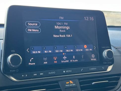Used 2020 Nissan Altima 2.5 SR w/ Premium Package FWD image 19