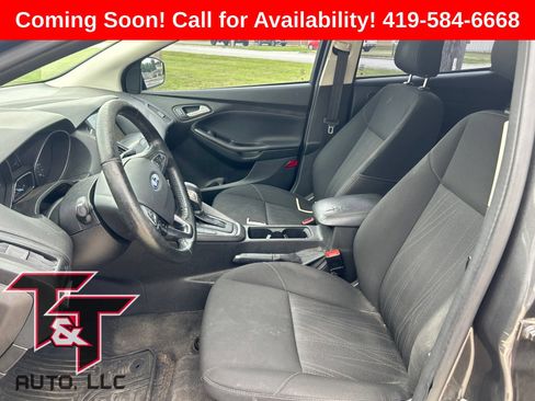 Used 2018 Ford Focus SEL w/ Cold Weather Package FWD image 6