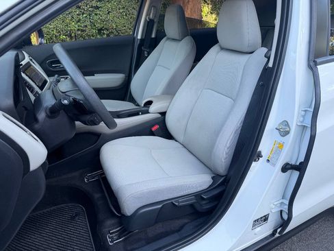 Used 2021 Honda HR-V EX image 15
