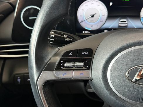 Used 2022 Hyundai Elantra SEL w/ Convenience Package FWD image 12