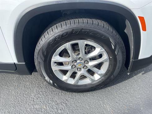 Used 2023 Chevrolet Traverse LS w/ Safety Package AWD/4WD image 12