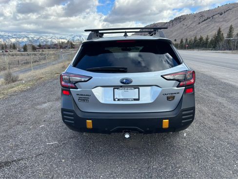 Used 2024 Subaru Outback Wilderness w/ Wilderness Package image 9