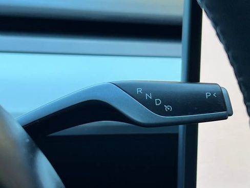 Used 2023 Tesla Model Y Long Range AWD/4WD image 25