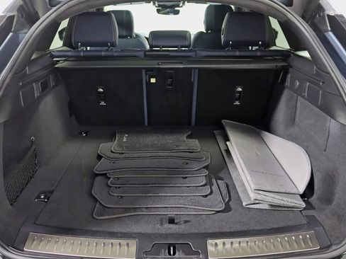 Used 2022 Land Rover Range Rover Velar S image 35