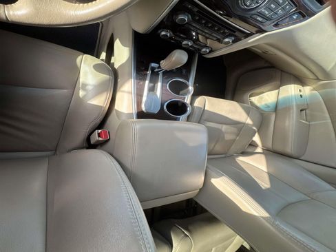 Used 2014 Nissan Pathfinder SL w/ SL Tech Package image 26