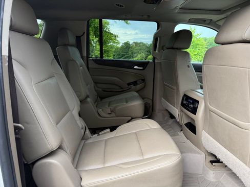 Used 2020 GMC Yukon XL SLT w/ Open Road Package AWD/4WD image 39