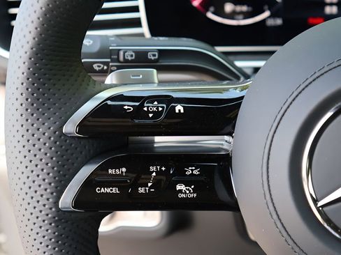 New 2026 Mercedes-Benz GLS 450 4MATIC image 32