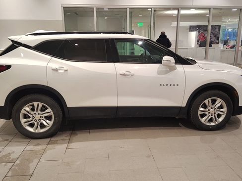 Used 2020 Chevrolet Blazer LT image 3