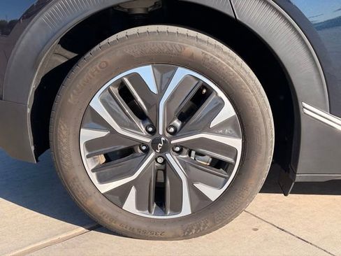 Used 2024 Kia EV6 Light RWD image 7