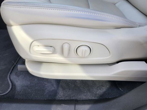 Used 2023 Buick Enclave Essence w/ Experience Buick Package image 19