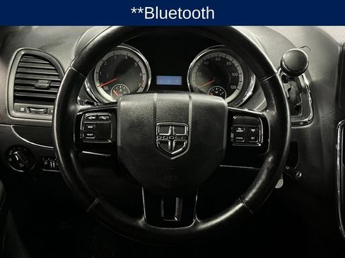 Used 2017 Dodge Grand Caravan SXT w/ Driver Convenience Group FWD image 8