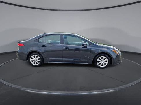 Used 2025 Toyota Corolla LE FWD image 9