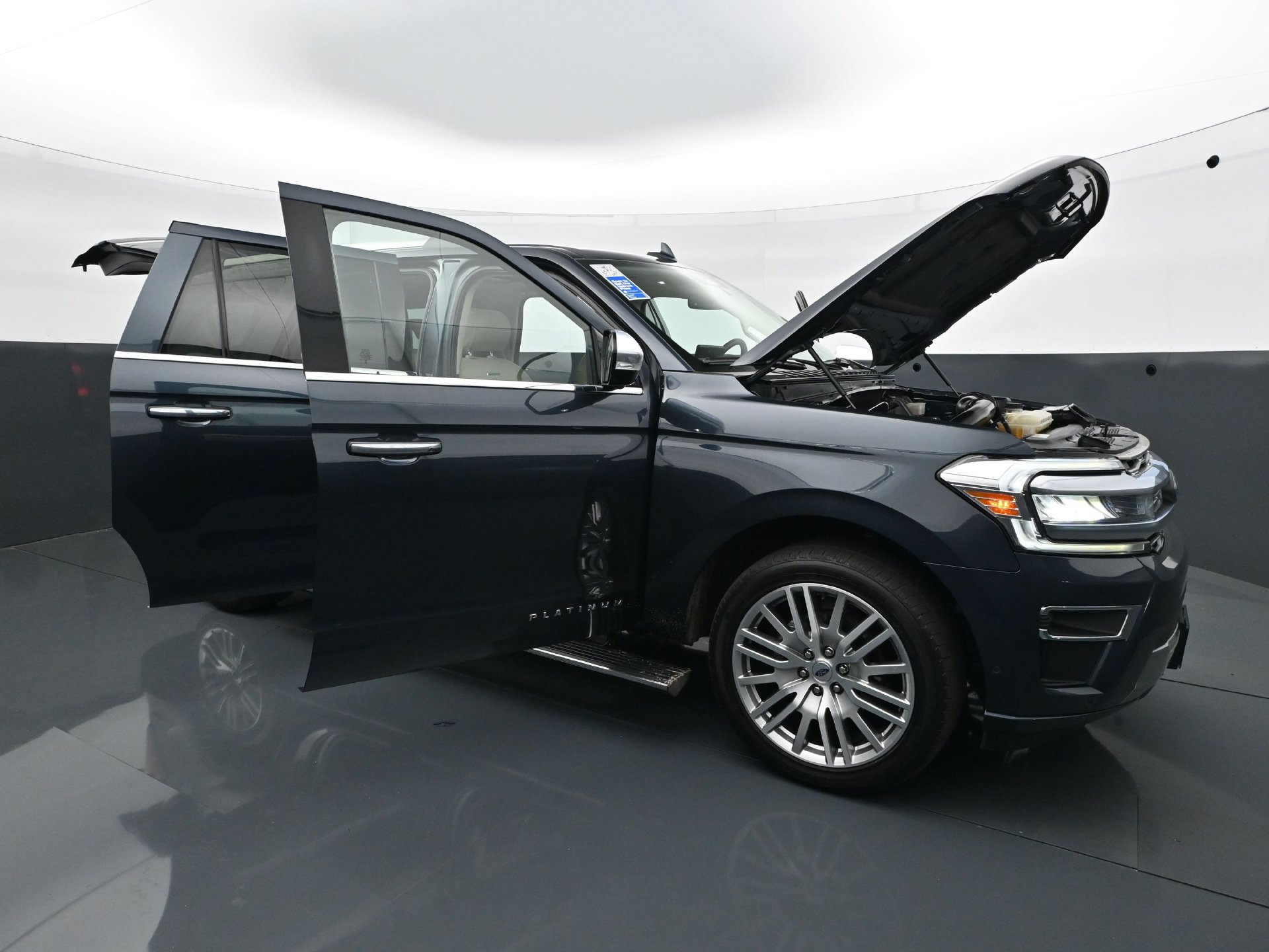 Used 2024 Ford Expedition Max Platinum AWD/4WD image 40