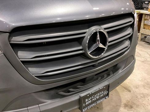 Used 2023 Mercedes-Benz Sprinter 2500 image 22