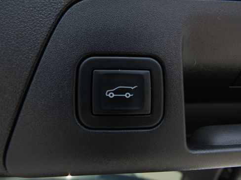 Used 2023 Buick Envision Avenir FWD image 17