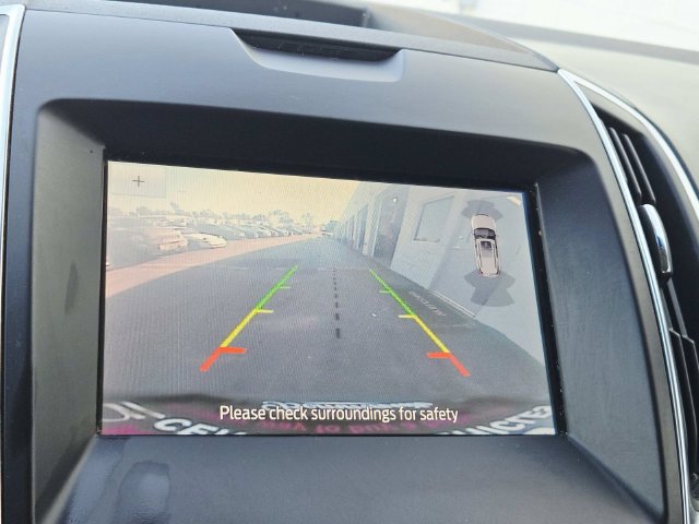 Used 2020 Ford Edge Titanium FWD image 21