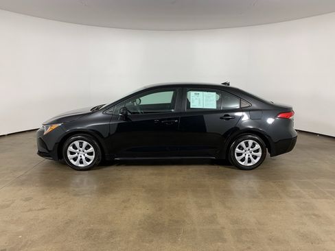 Used 2022 Toyota Corolla LE image 16