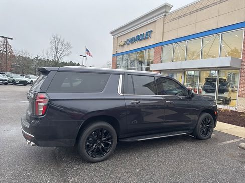 Used 2023 Chevrolet Suburban Premier w/ Premium Package 2 image 5