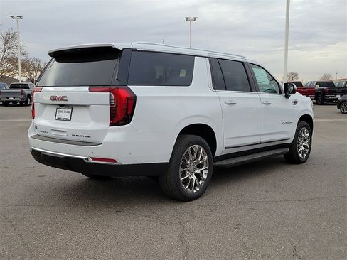 New 2026 GMC Yukon XL Elevation w/ LPO, Floor Liner Package image 11