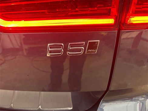 Certified 2023 Volvo XC60 B5 Core w/ Climate Package image 34