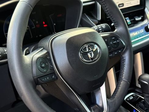 Used 2024 Toyota Corolla Cross AWD Hybrid w/ Convenience Package image 29