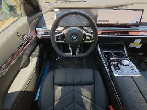 New 2025 BMW 750e xDrive image 18
