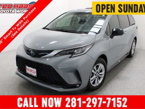 Used 2023 Toyota Sienna XSE w/ XSE Plus Package AWD/4WD image 1