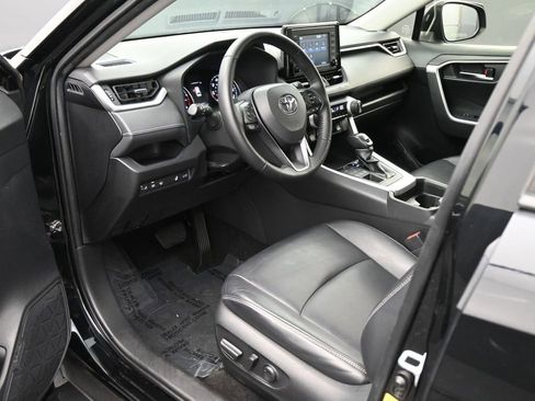 Used 2019 Toyota RAV4 XLE Premium w/ Cold Weather Package AWD/4WD image 2