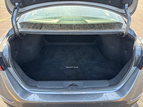 Used 2025 Nissan Sentra SR FWD image 7