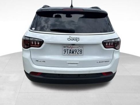 Used 2025 Jeep Compass Limited AWD/4WD image 4