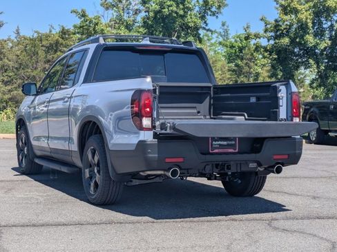 New 2026 Honda Ridgeline Black Edition image 9