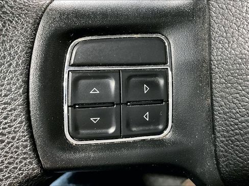 Used 2018 RAM 1500 Express AWD/4WD image 11