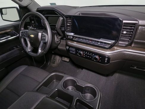 Used 2025 Chevrolet Silverado 1500 LT image 17