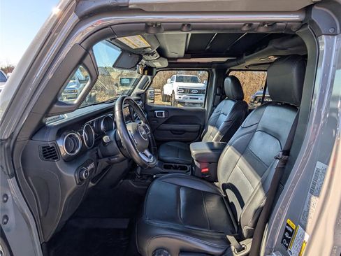 Used 2020 Jeep Wrangler Unlimited Sahara image 15