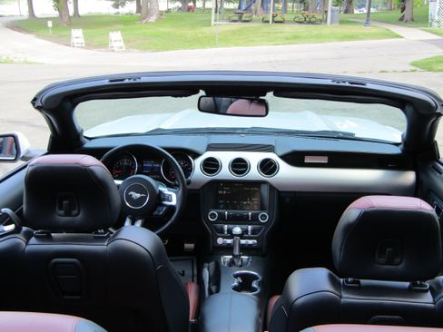 Used 2016 Ford Mustang Premium RWD image 13
